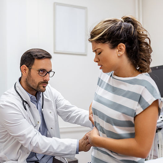 urólogo atendiendo a un paciente